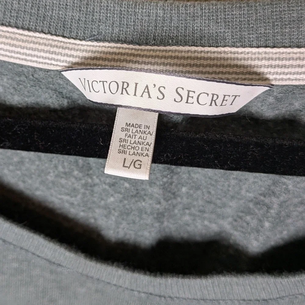 Victoria's Secret Gray "Love" Heart Beaded Graphic Sweatshirt Size‎ L - Picture 4 of 7